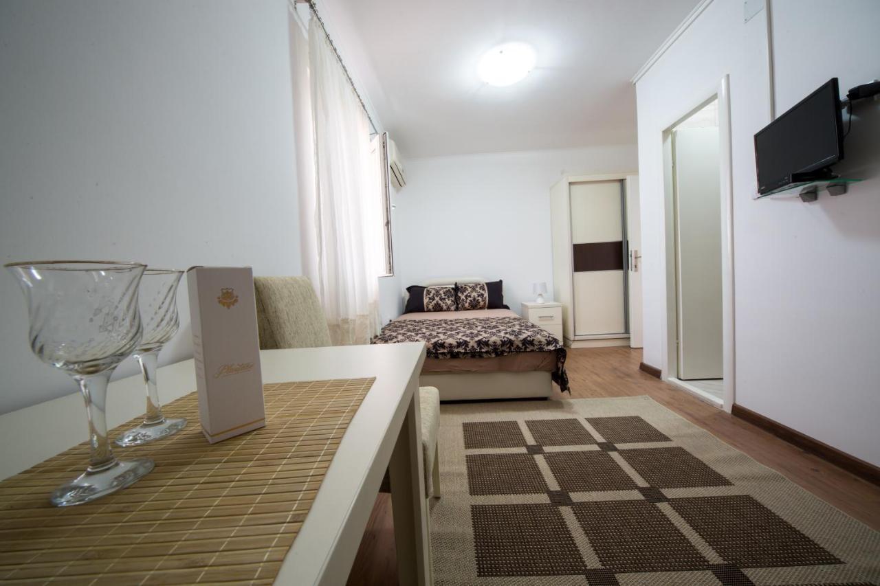 Apartments Pavicevic Tivat Oda fotoğraf