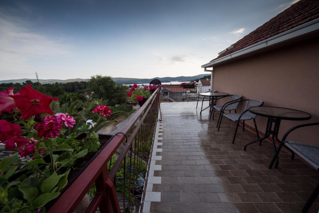 Apartments Pavicevic Tivat Oda fotoğraf